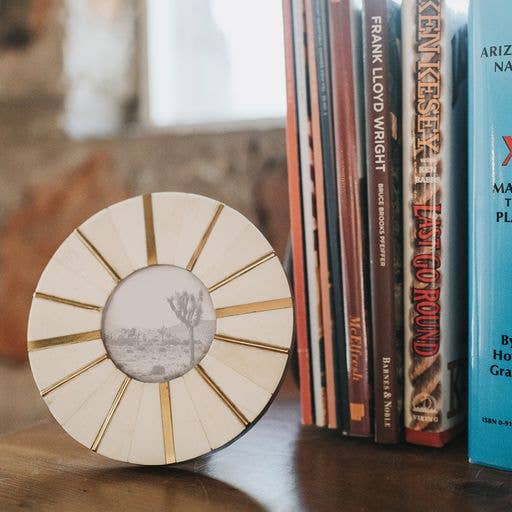 Odette Round Picture Frame